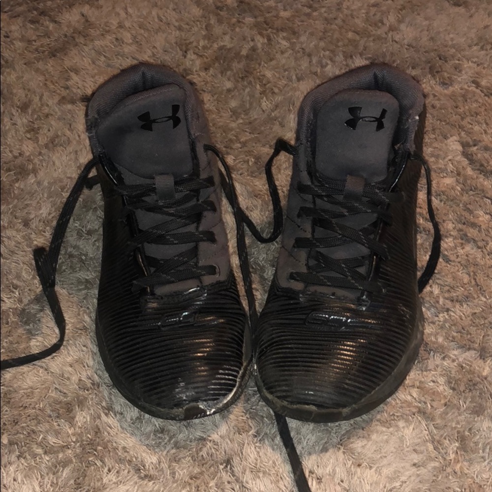 Boys shoes